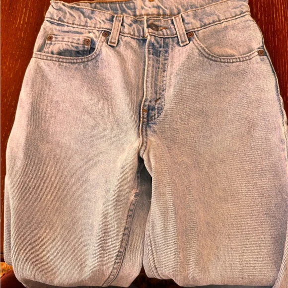 Vintage Levi's women’s Relaxed Fit, Tapered Leg Jeans 28x32 - Picture 3 of 4